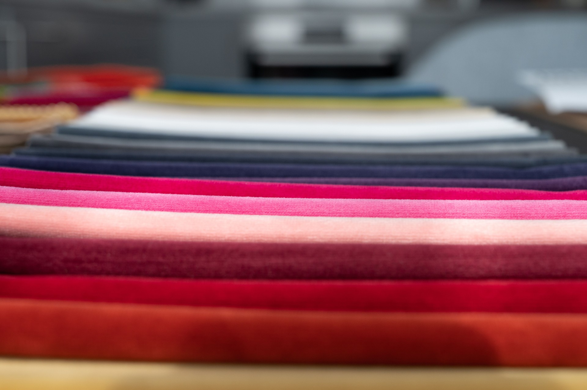 Muestras de terciopelo de lujo en diferentes colores